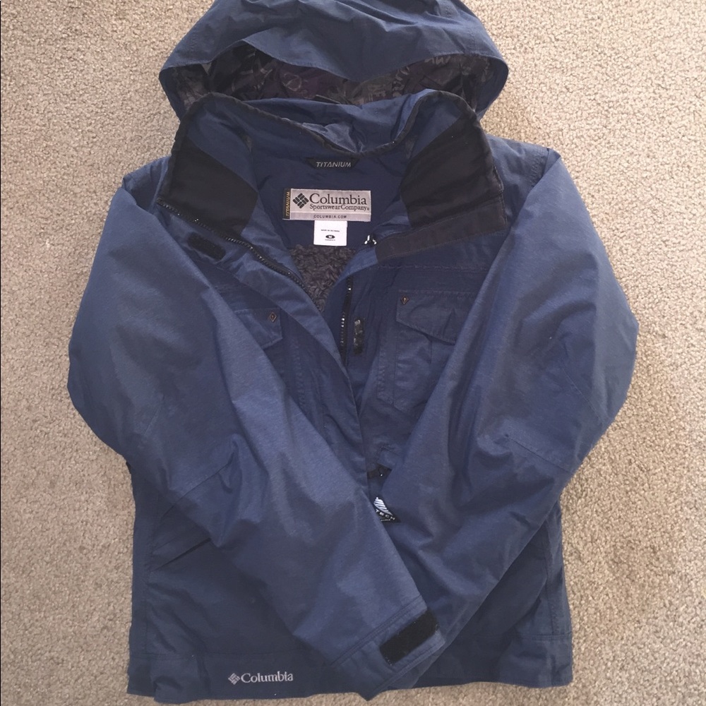 Columbia titanium Omni tech jacket